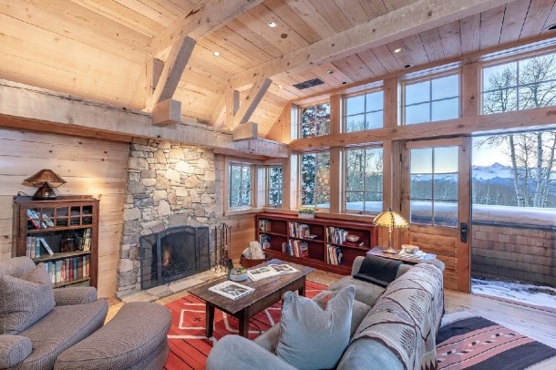 Məşhur aktyor 67 milyonluq malikanəsini satır  - FOTOLAR